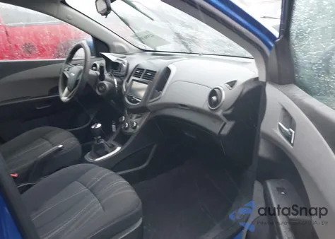 2016 Chevrolet Sonic Lt Manual из США, поврежденный, VIN 1G1JD6SB8G4177322